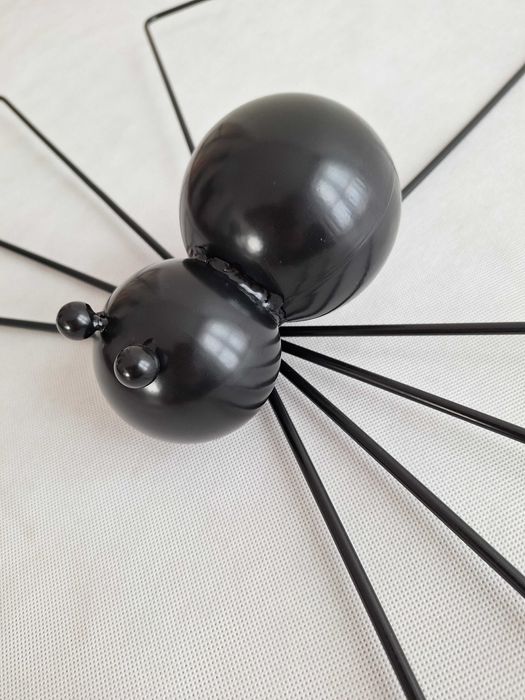 Metalowy czarny pająk wisząca figurka ozdoba zewnętrzna do ogrodu