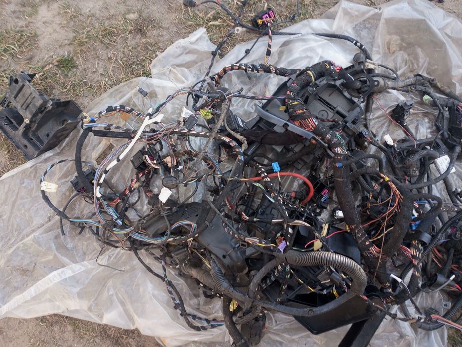 Kompletna instalacja elektryczna Octavia 2 benzyna 1.6 102 km 2007