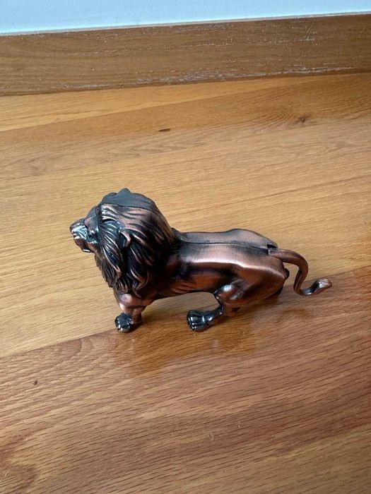 Isqueiro de leão em bronze