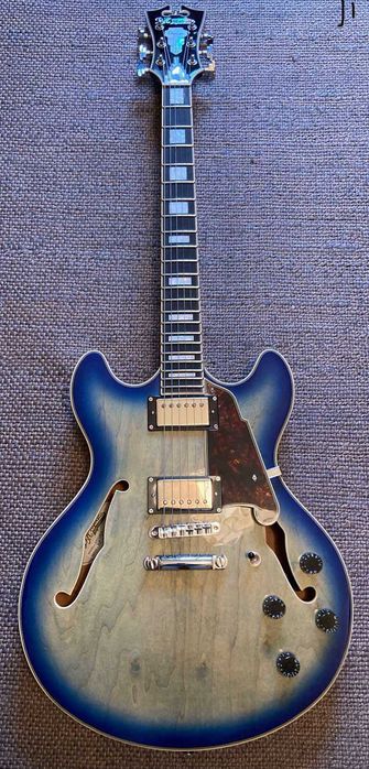 Guitarra Semiholow D'Angelico Premier DC Boardwalk - Blue Burst