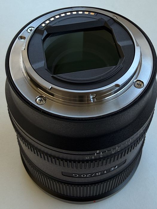 Lente Sony 20mm f/1.8 G FE