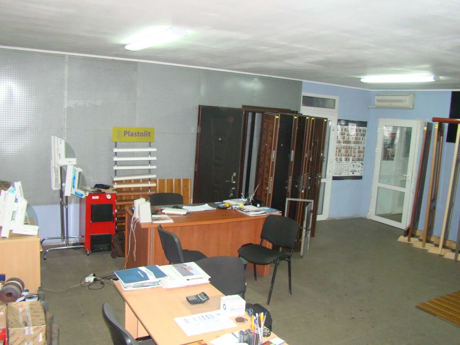 Продаю приміщення магазину на Херсонському шосе