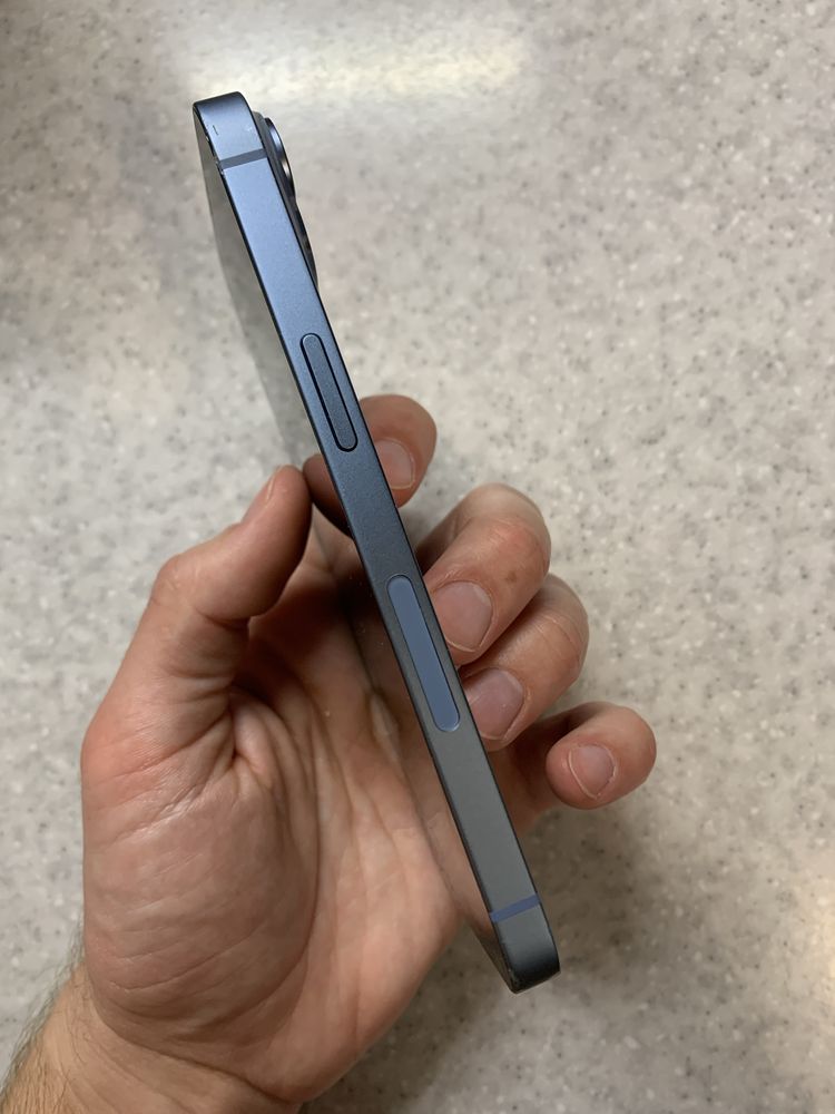 Заблокированный iPhone 14 128 gb