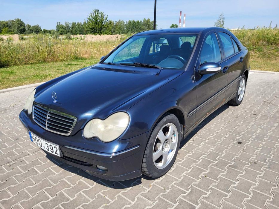 Розбірка Mercedes-Benz W203 2.2 CDI OM646 Синій колір