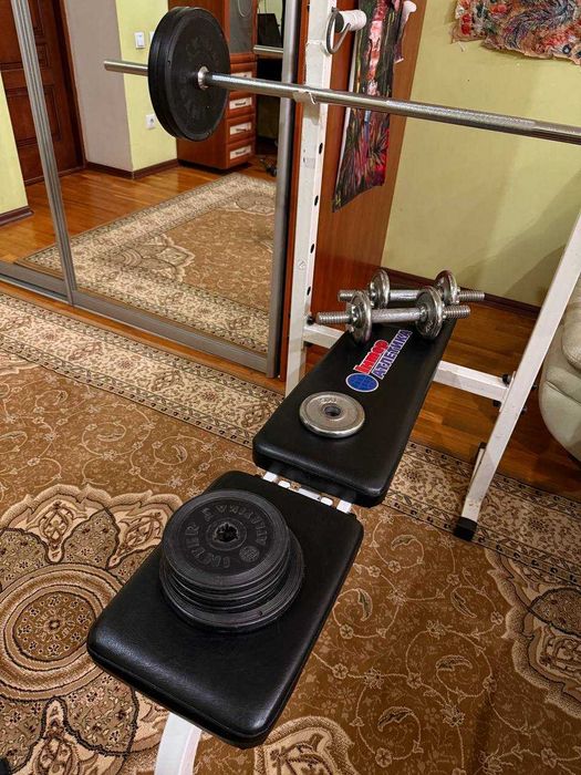 Скамья для жима + штанга + блины + гантели