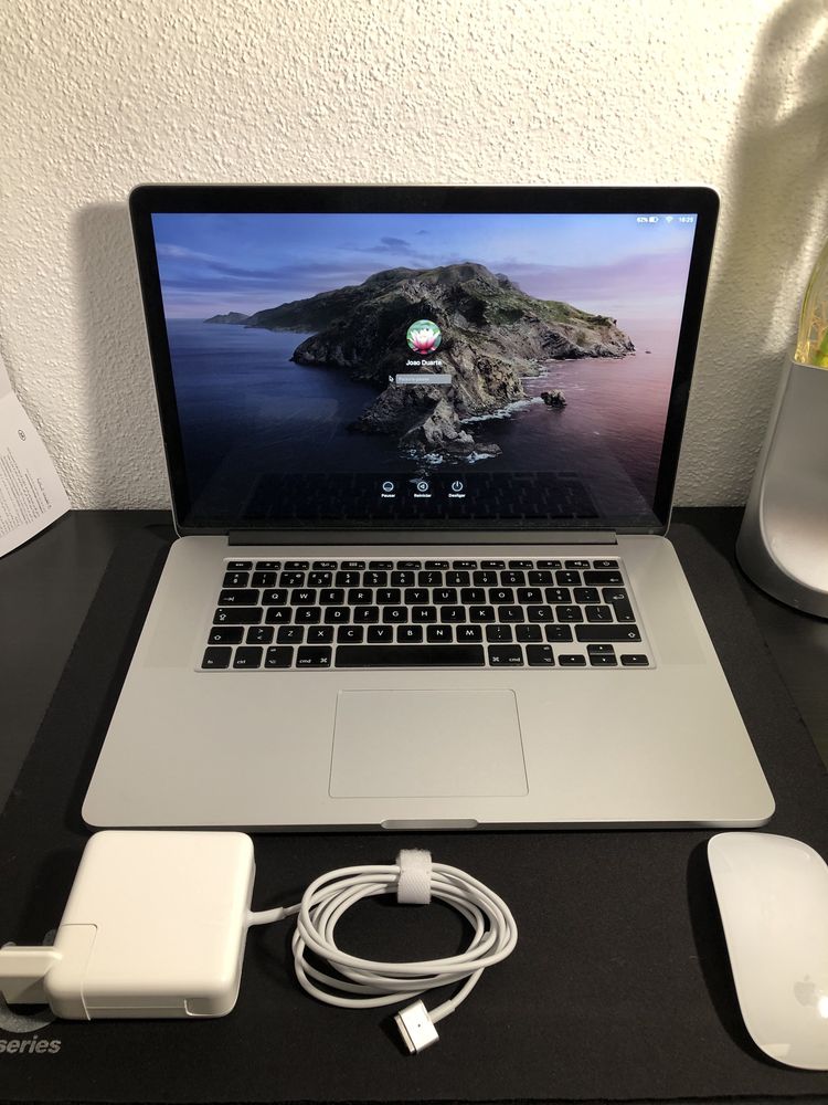 Apple MacBook Pro 15" Retina i7 2015 | 256GB + ACESSÓRIOS