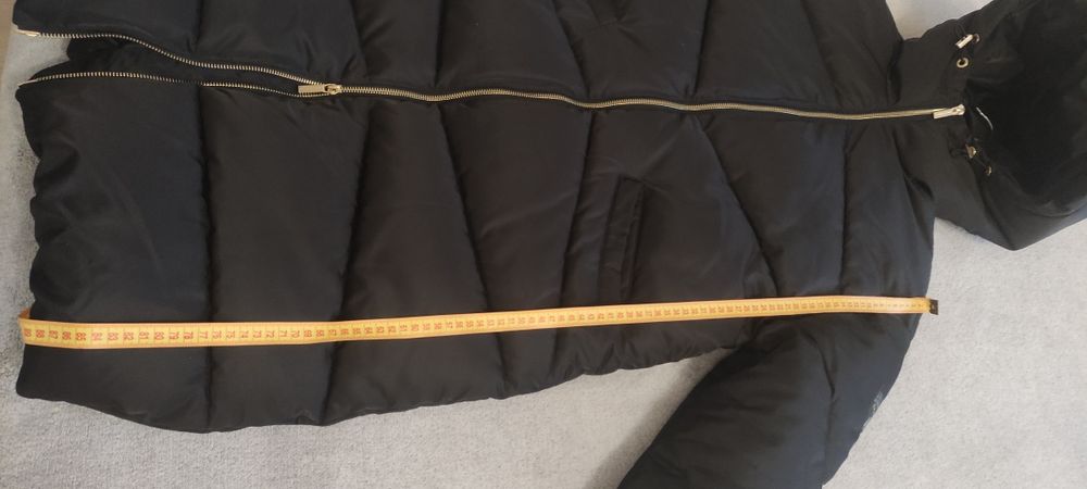 Пуховик жіночий Armani exchange 4400 грн