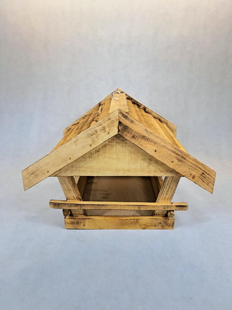 Karmnik dla ptaków drewniany opalany z dachem schodkowym duży 32x26x