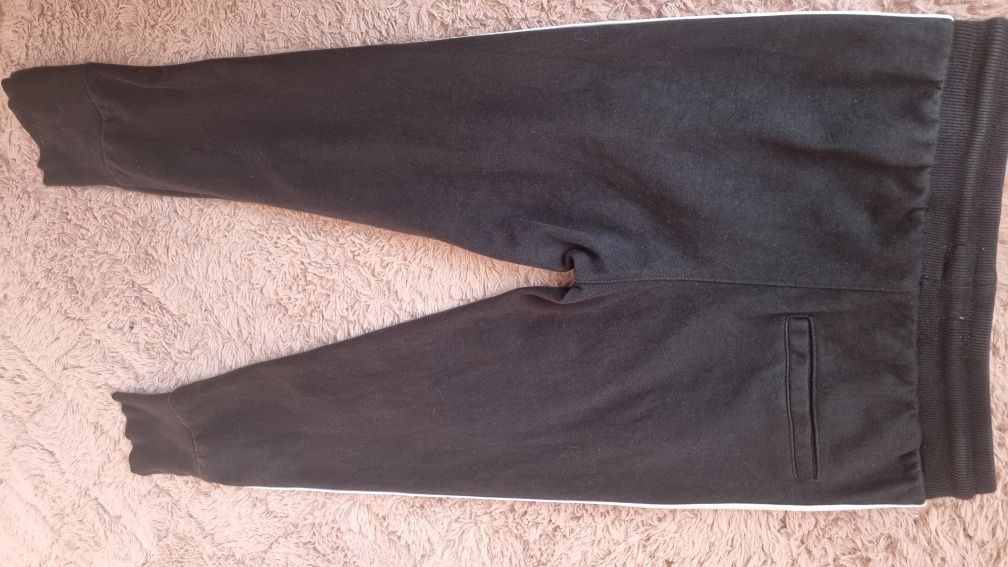 Spodnie dresy Reserved r.152 jak nowe czarne