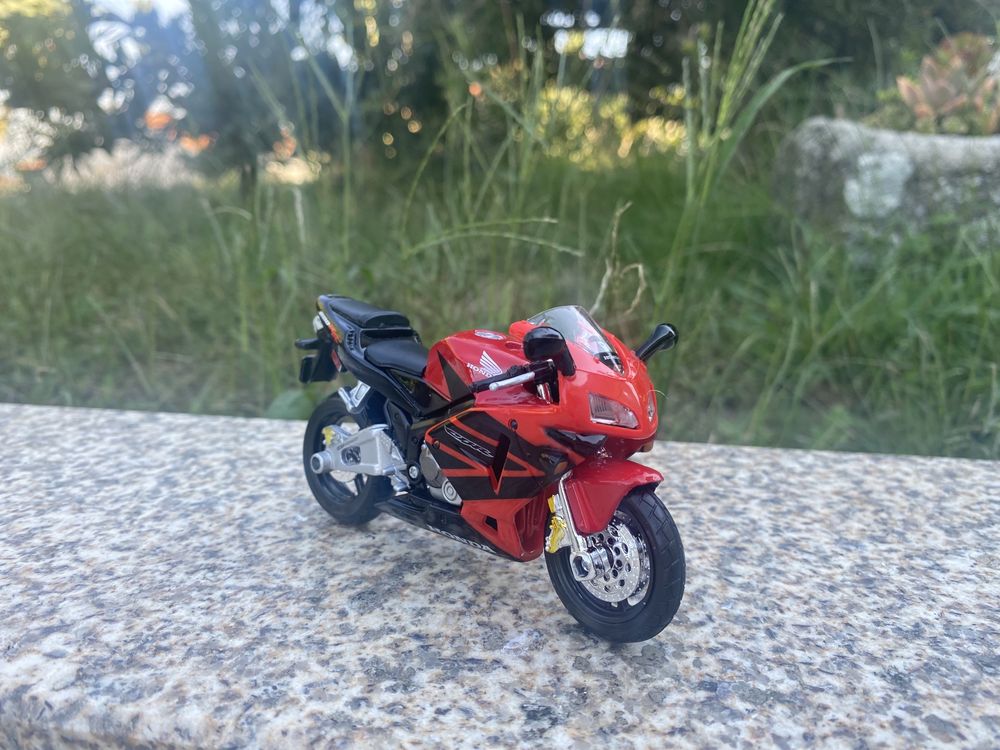 Mota miniatura Honda cbr 600