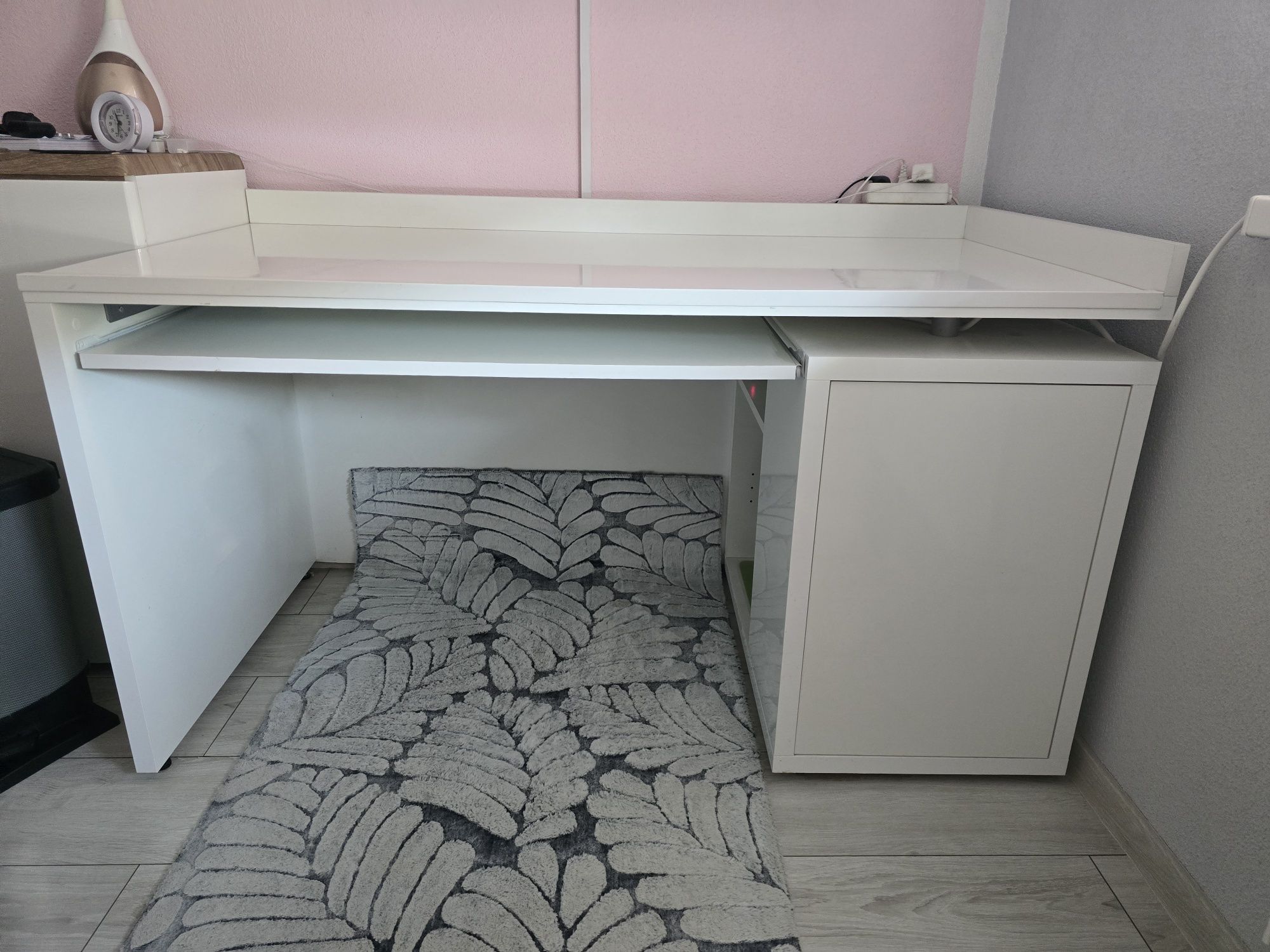 Biurko białe na wysokim połysk 140 cm