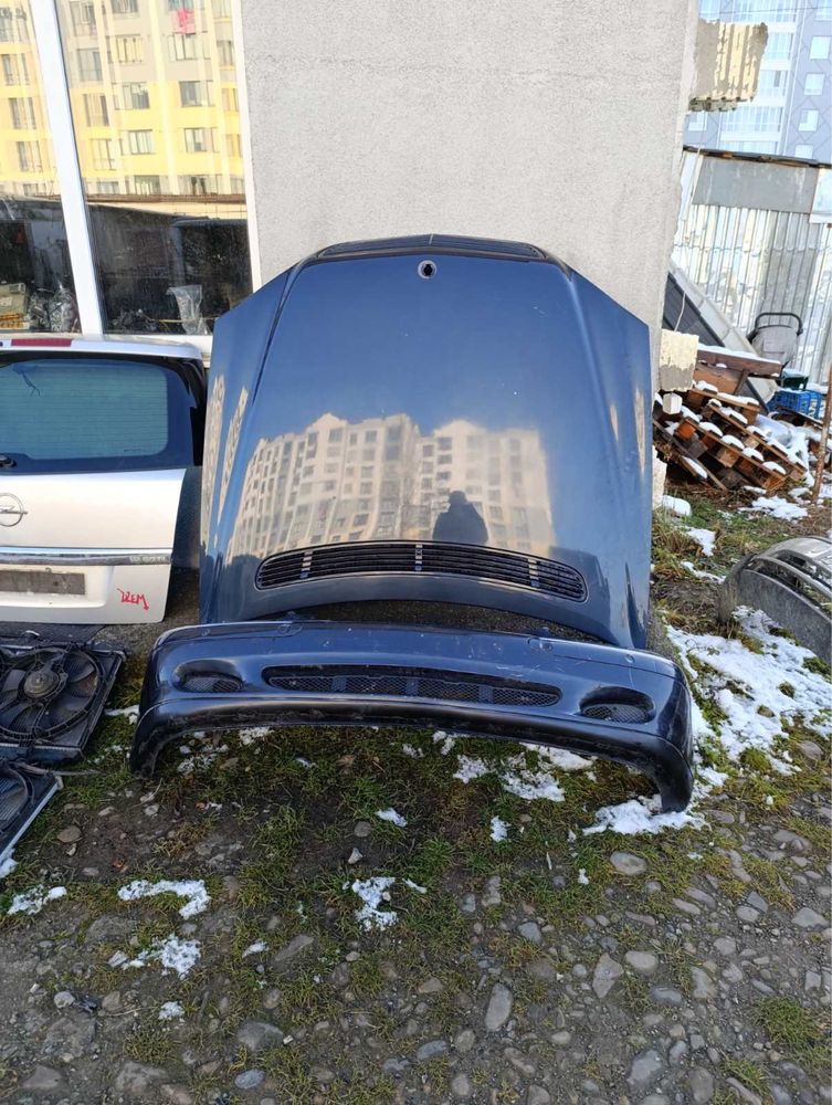 Передній бампер капот Мерседес W220 S class