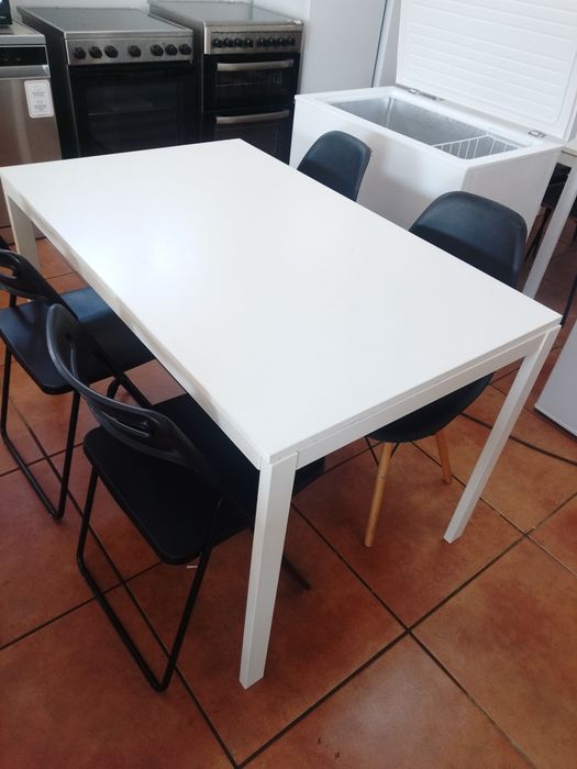 Conjunto Mesa Extensível + 4 Cadeiras