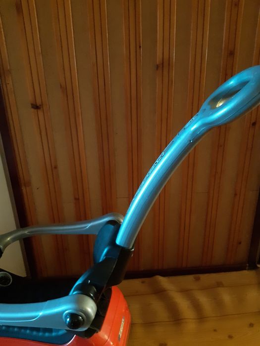 Auto jeździk z prowadnikiem