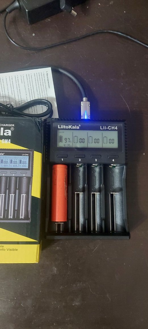 зарядний пристрій LiItoKala Lii-CH4 Літій-іонний IMR/LiFePO4 18650