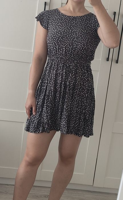 Sukienka mini czarno-biała taliowana