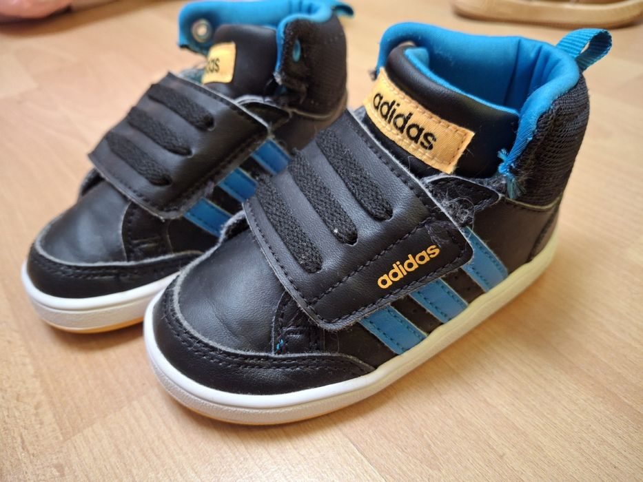 Buty adidas chłopiec r. 21.