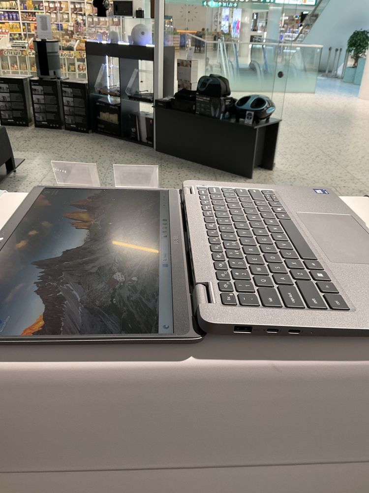 Професійний бізнес-ноутбук Dell Latitude 5350 i7/32/512 LTE Win 11 Pro