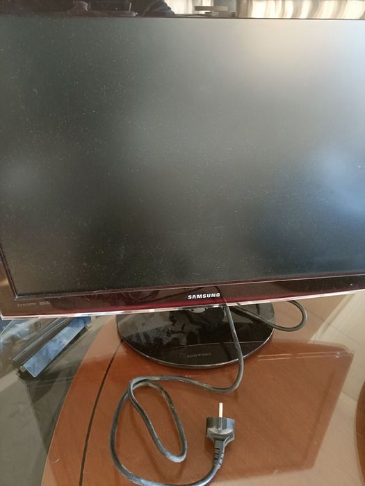 Televisor SAMSUNG T260HD com base de apoio para prateleira!