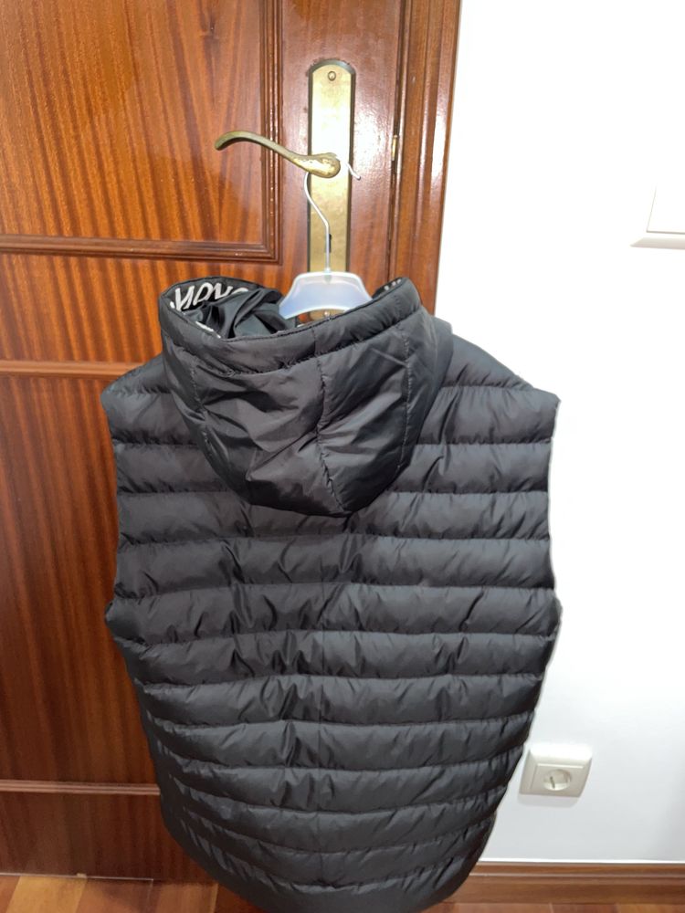 Colete Moncler L (praticamente novo)