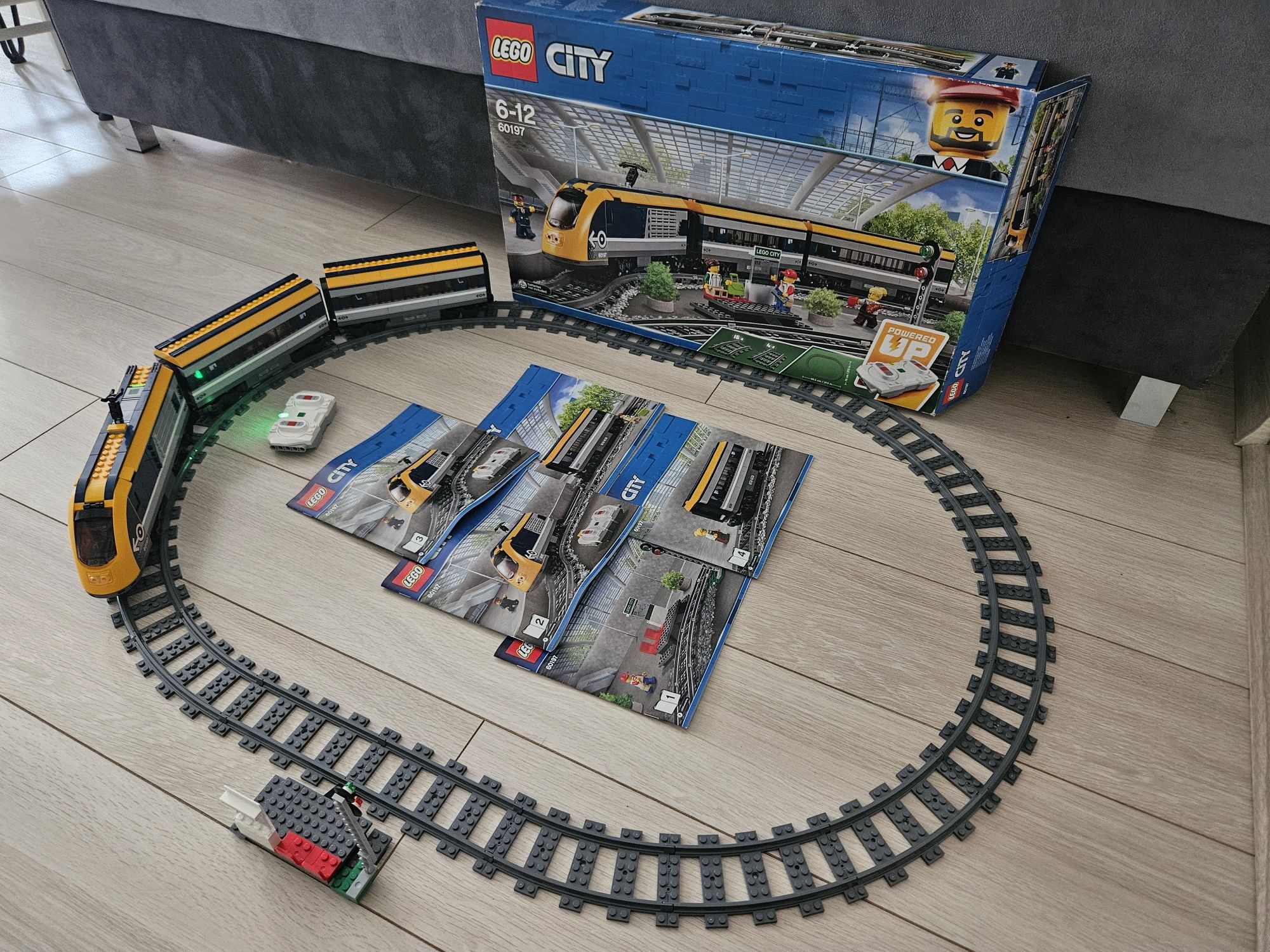 Pociąg lego city 60197