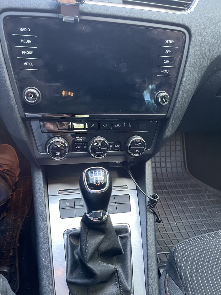 Sprzedam Skodę Octavię Kombi 1.5 tsi  2019 Salon Polska