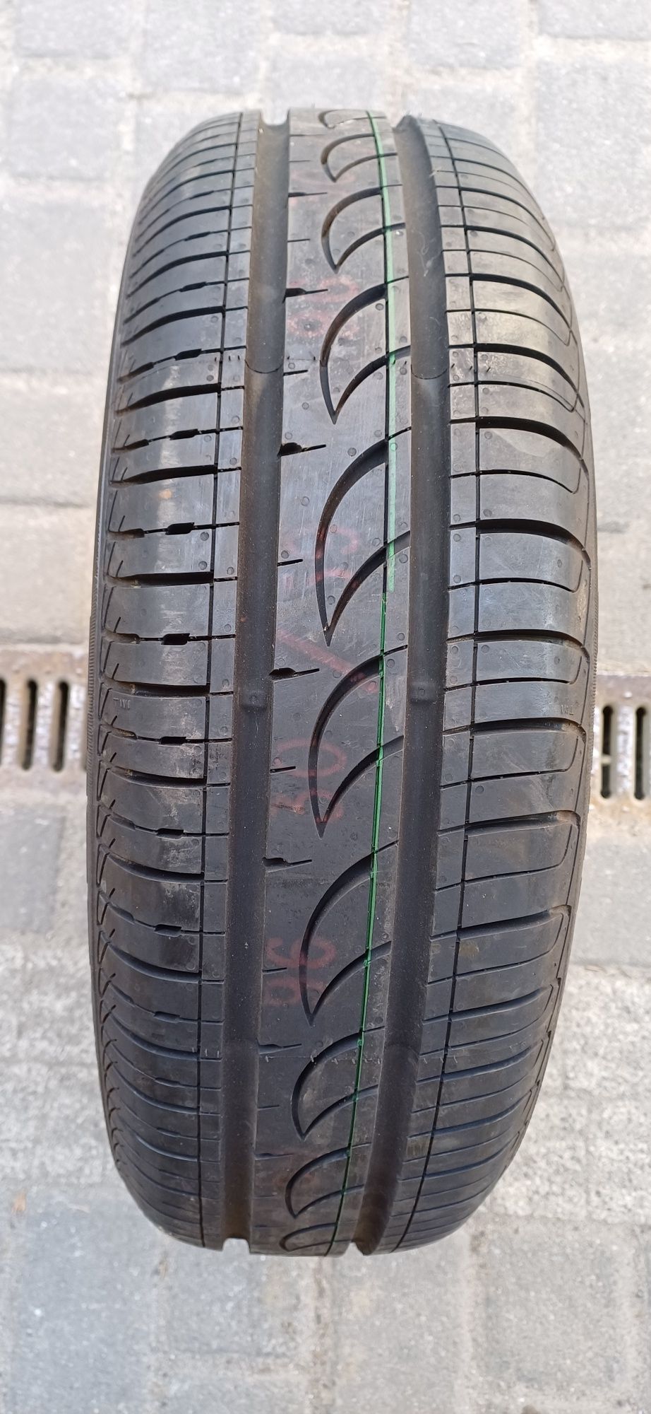 FORMULA 175/65R14 82T , pojedyńcza opona letnia.