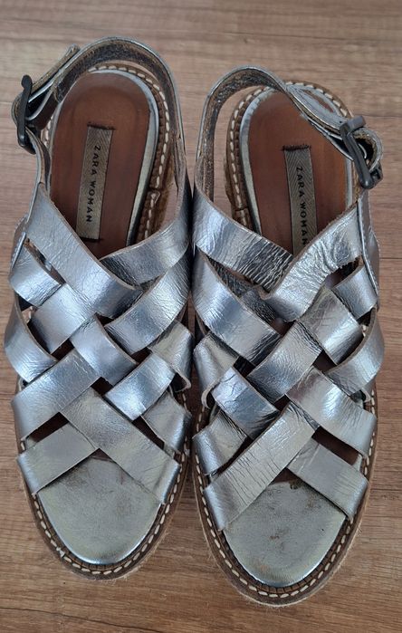 Sandały na koturnie ZARA 40