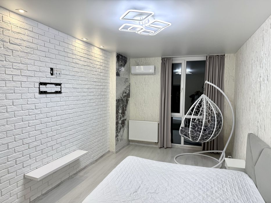 Можна з тваринами. 1 к. в елітному ЖК «Лісопарковий», панорамний вид.