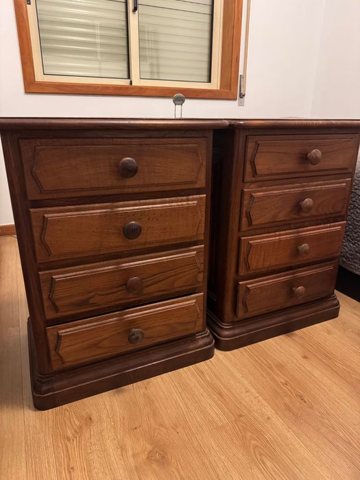 Conjunto Mesa de Cabeceira