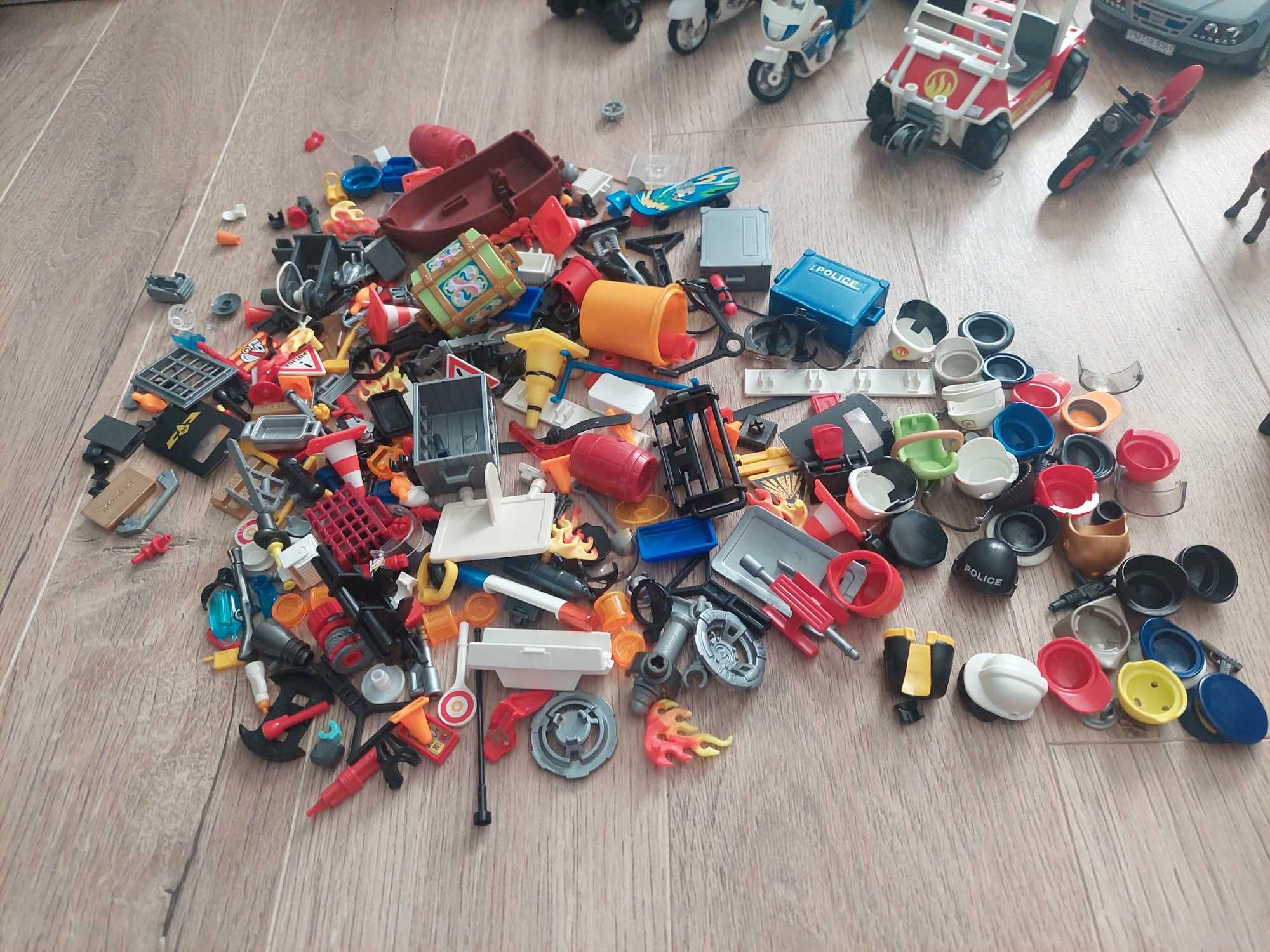 Playmobil mega zestaw 16 pojazdów 47 ludzików + akcesoria