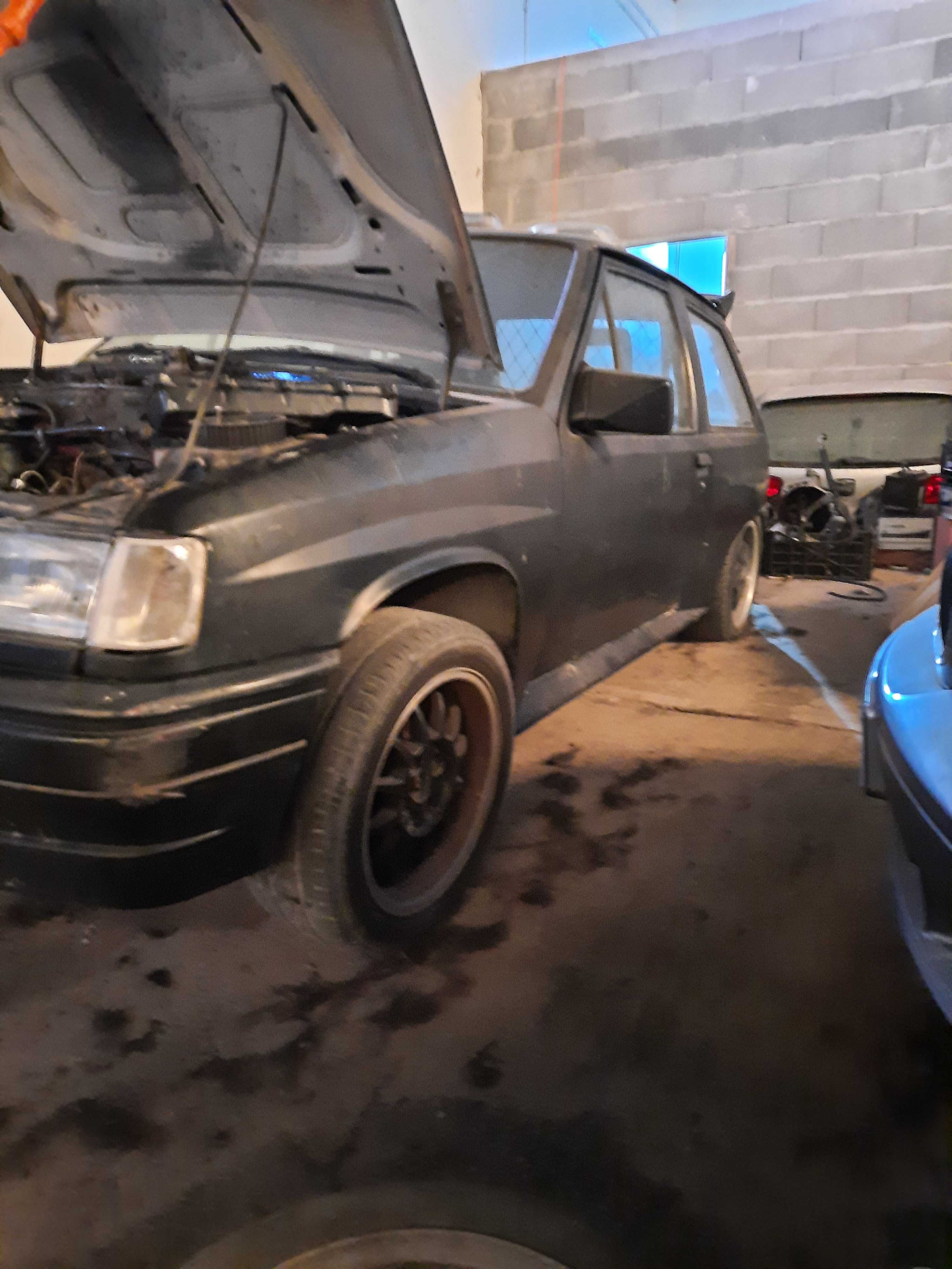 Vendo carroçaria completa Opel Corsa A sem documentos ou as peças