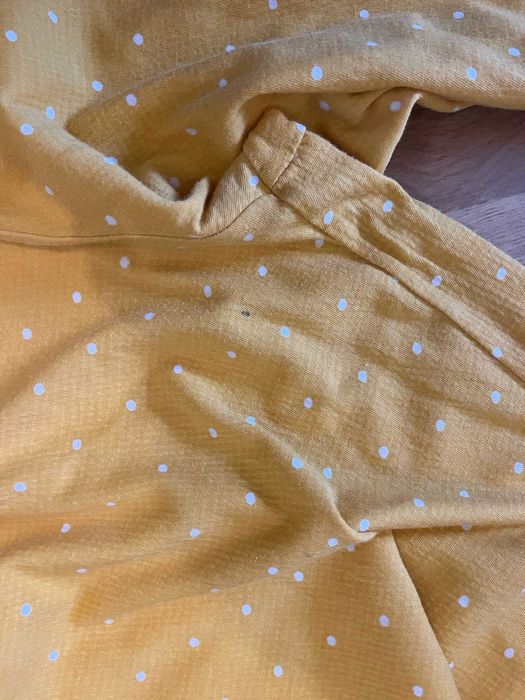 Macacão amarelo às bolinhas brancas - 9-10 anos