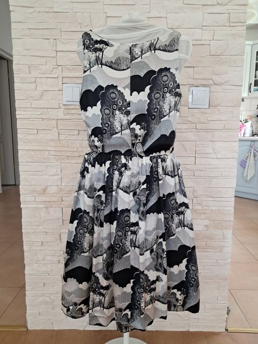 Elegancka koktajlowa sukienka