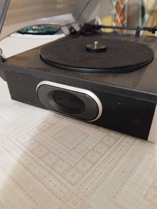 Sprawny gramofon z głośnikami radiem radio Superior TT-183
