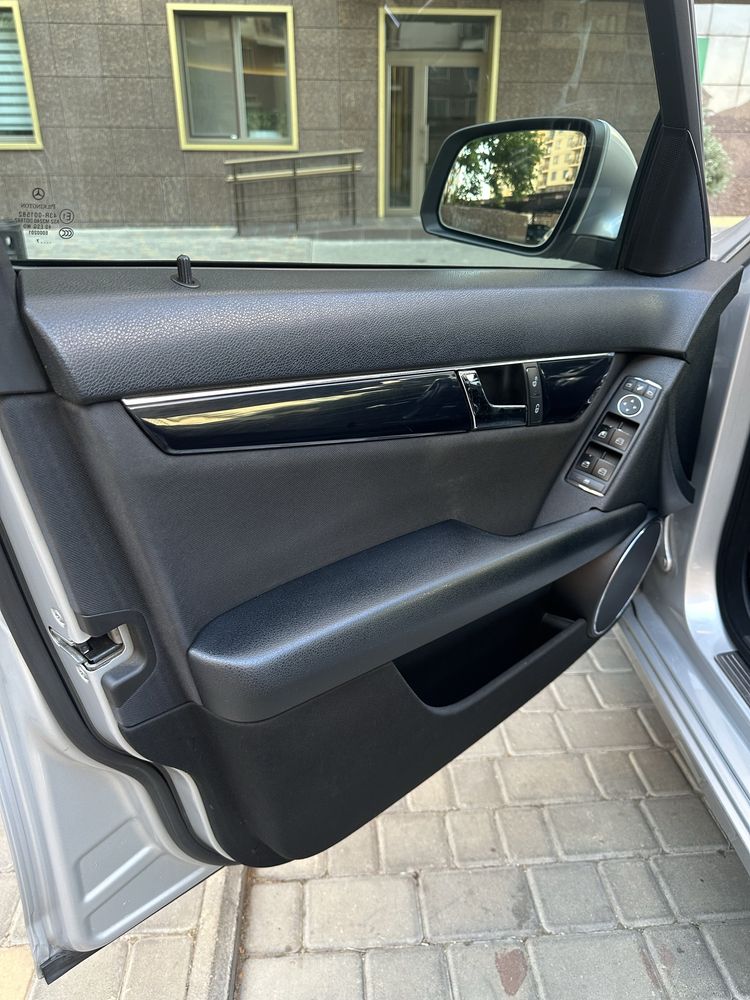Продам Mercedes C220d W204