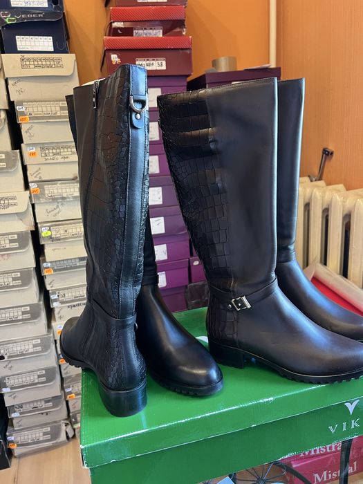 Продам сапоги. VICO, Кожа. Новые.