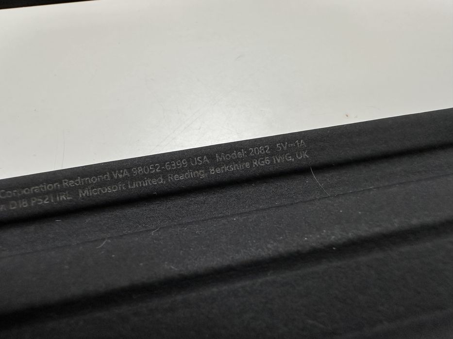 Surface Pro X Signature клавіатура зі стілусом