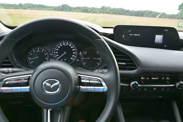 Sprzedam MAZDA 3 2019r 2,5 benzyna 4x4