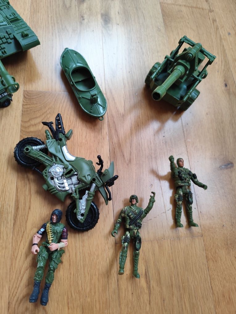 Zestaw militarny 3+ czołg moro gratis