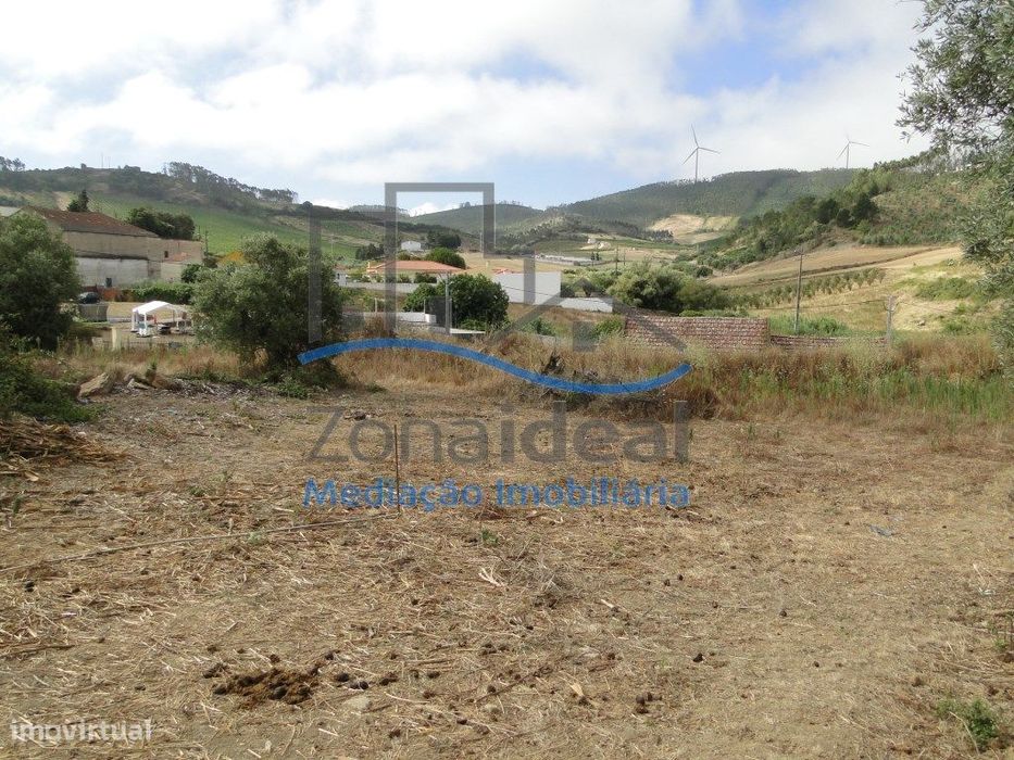 Terreno para construção, localizado perto de Alenquer