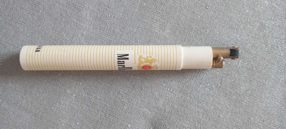 Isqueiro Marlboro Vintage em forma de cigarro