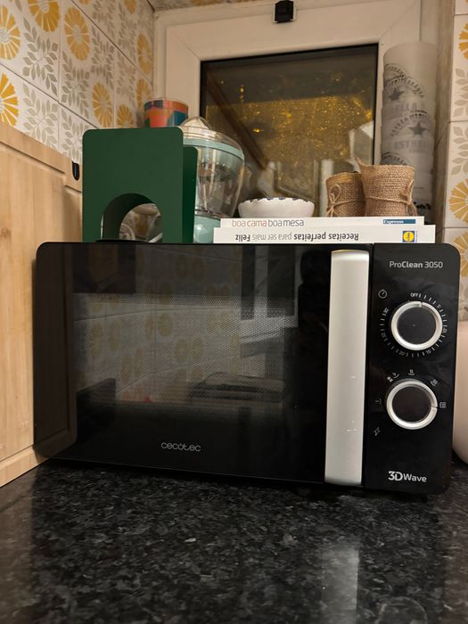 Microondas Cecotec 20L