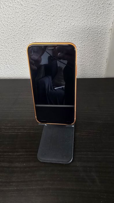 iPhone XR com chassi 17pro laranja
