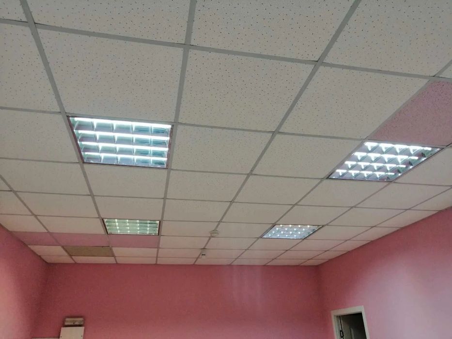 Продам приміщення під комерцію