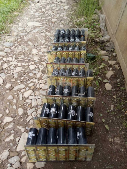 блок конденсаторов на плате б.у. 18шт .. 11150мF 360v