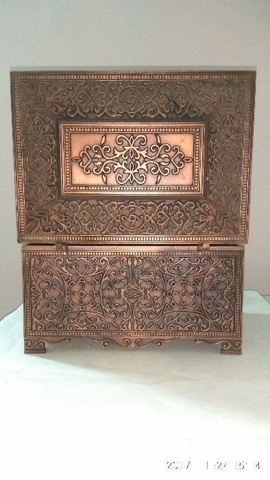 Ларец антикварный с ключом