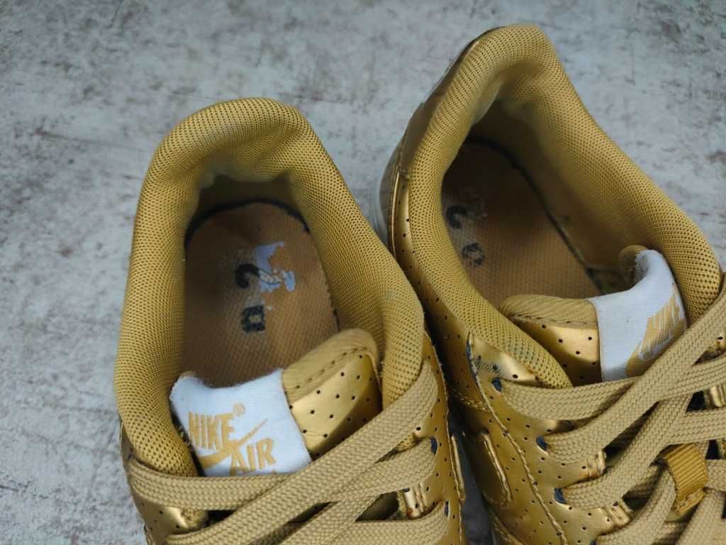 Кросівки Nike Air Force 1 Gold LV8 р-35.5 оригінал кроссовки найк аир