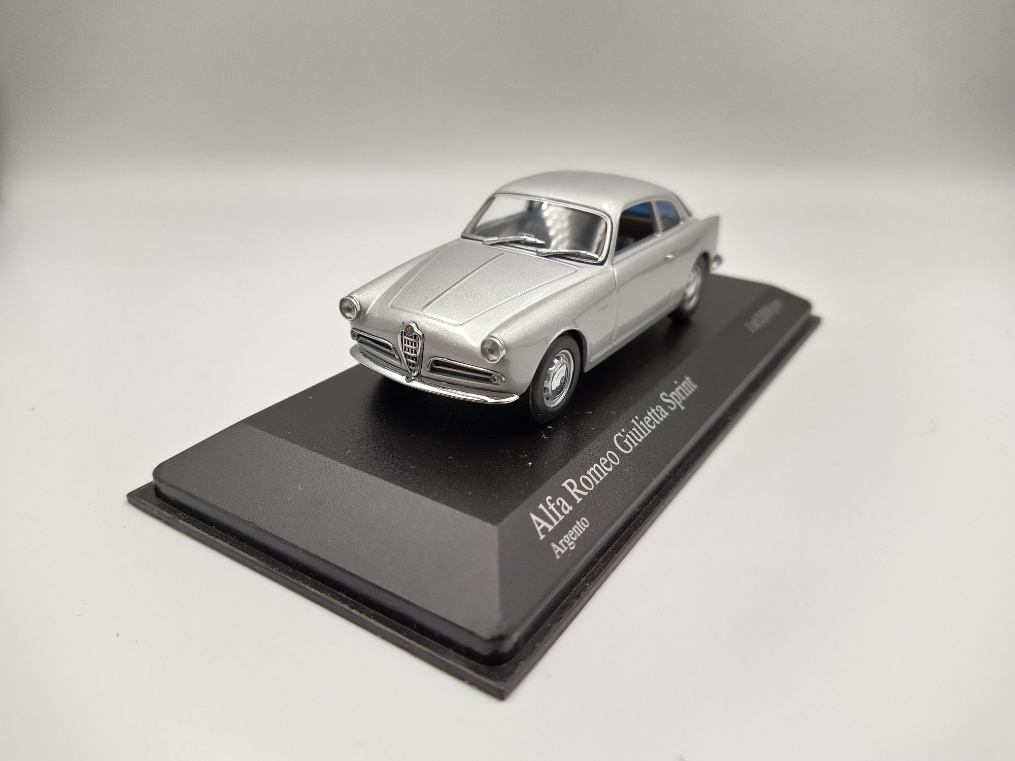 Alfa Romeo Giulietta Sprint 1:43 Minichamps