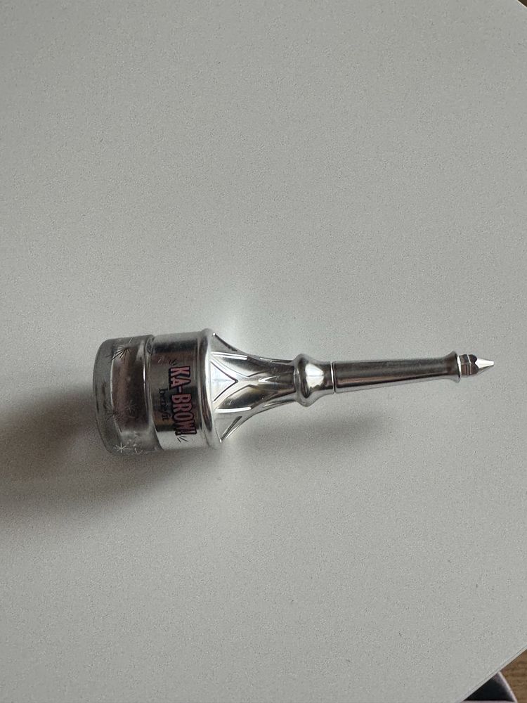 Unikat! Pomada do brwi Ka-Brow marki Benefit